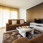 Apartman Muralha - By Sch *