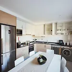 Muralha - By Sch Apartman *