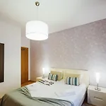 Muralha - By Sch Apartment
